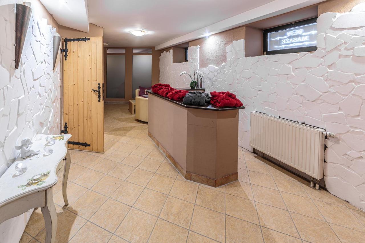 Hotel Fenix Jelenia Gora Exterior photo